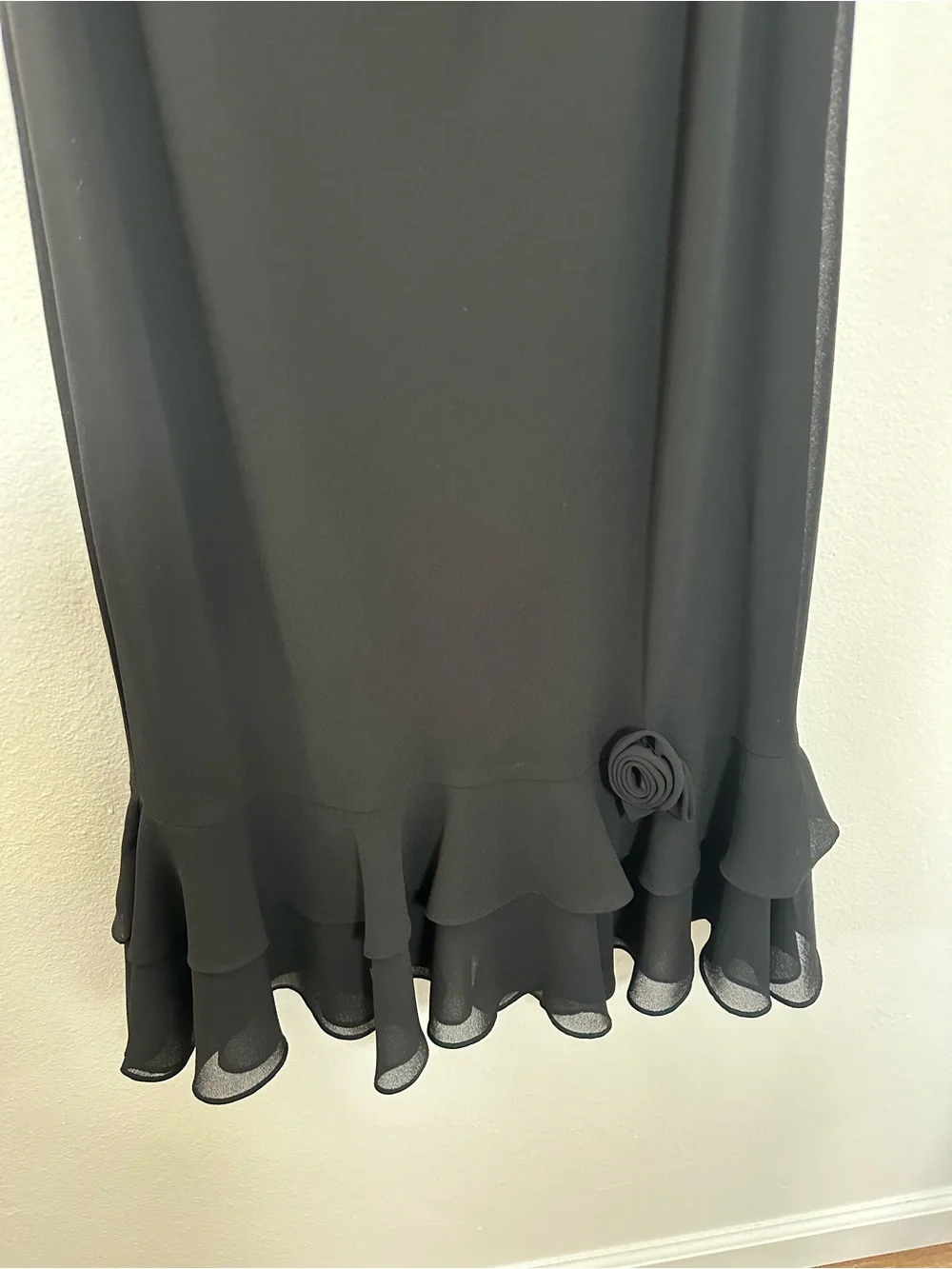 Vintage Dressbarn Y2K Black Ruffle-Hem Maxi Skirt Rosette Chiffon Size L - Picture 2 of 12